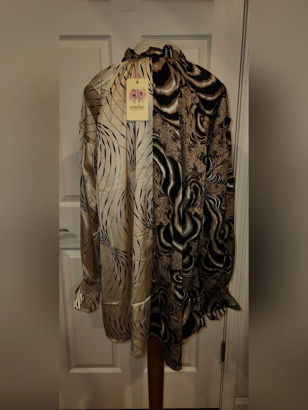 entro Two-Tone Beige and Black Asymmetrical Shirt - Picture 8 of 9